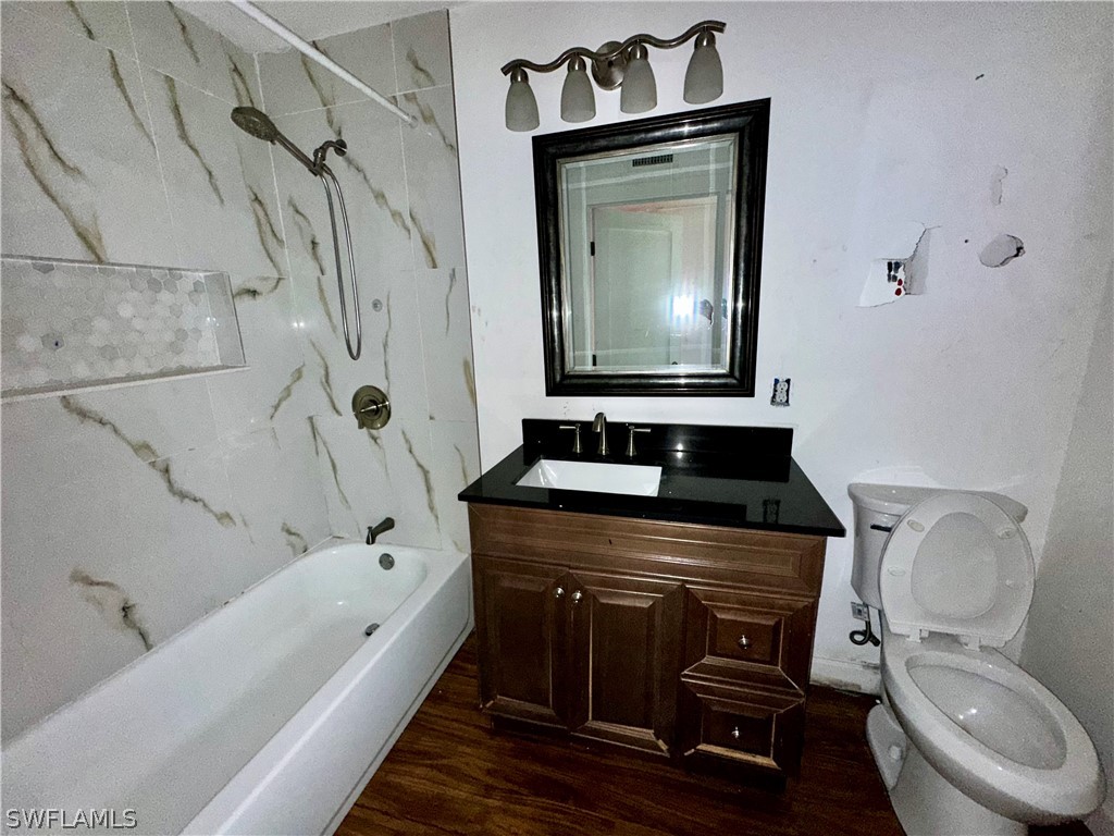 2 Bed SingleFamilyResidence for Sale in Naples, photo 17