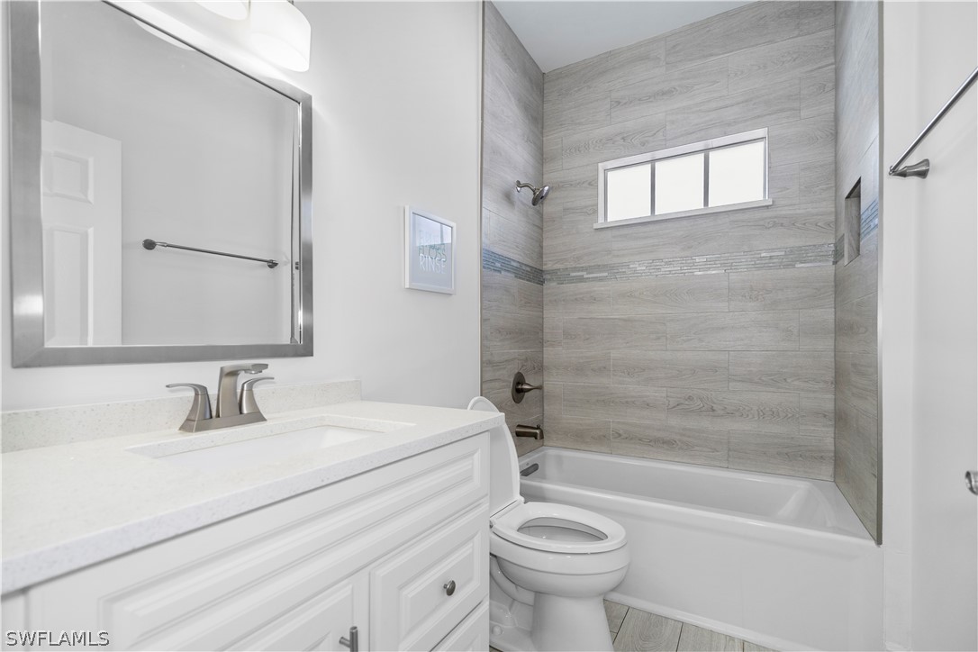 3 Bed SingleFamilyResidence for Sale in Naples, photo 17