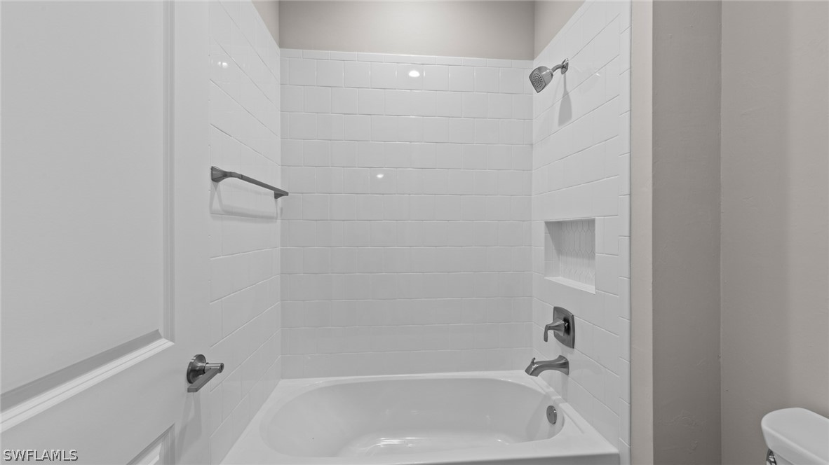 3 Bed Waterfront Home for Sale in Skysail, photo 17