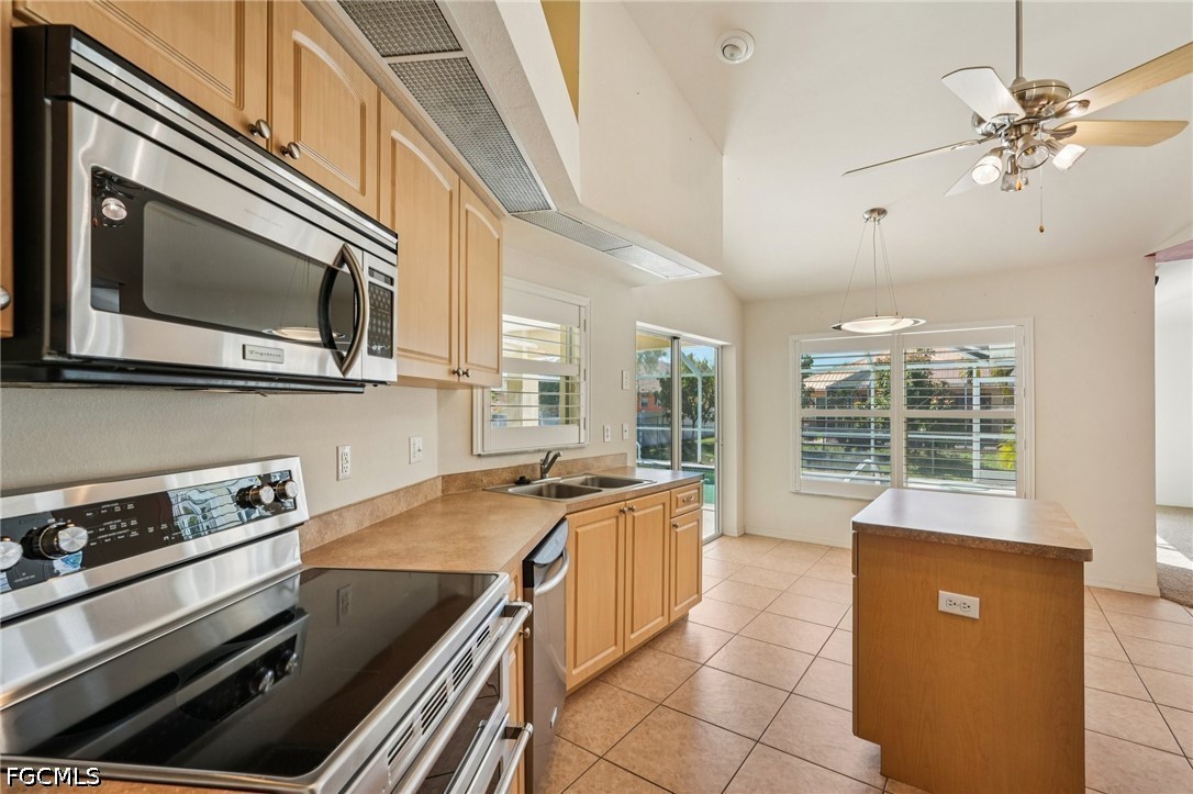 3 Bed Pool Home for Sale in Lehigh Acres, photo 17