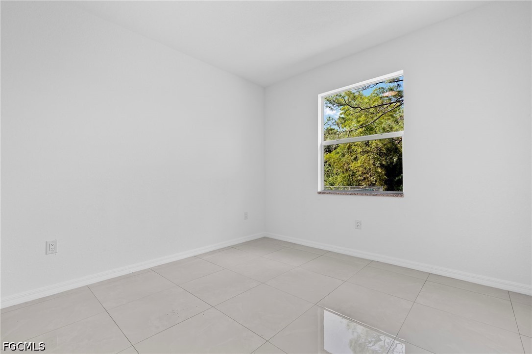 3 Bed SingleFamilyResidence for Sale in Lehigh Acres, photo 17