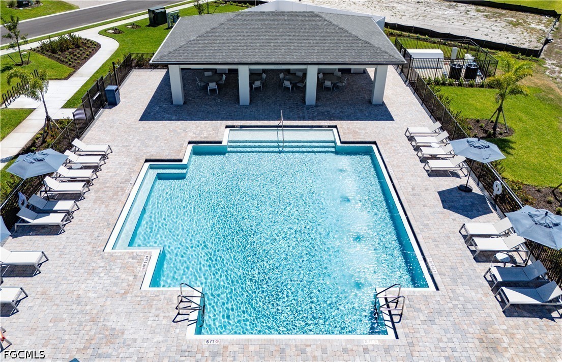 3 Bed SingleFamilyResidence for Sale in Whispering Lakes, photo 17