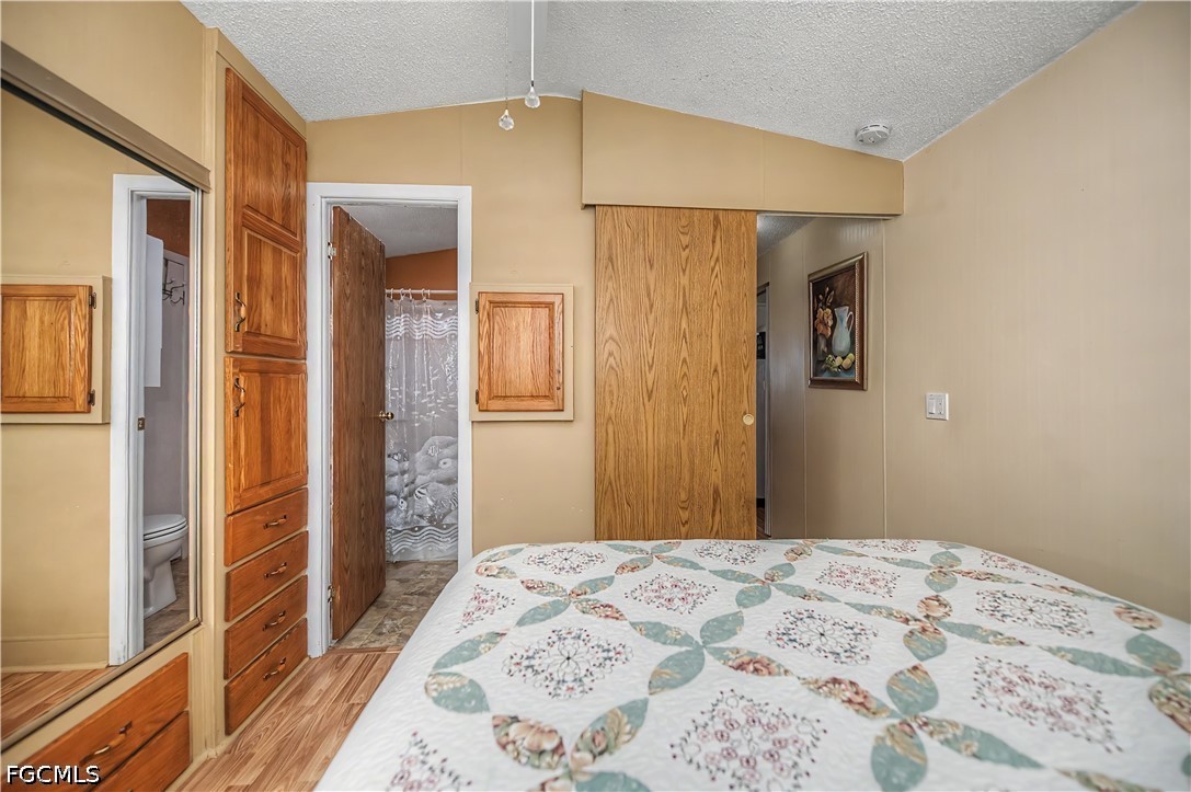 2 Bed ManufacturedHome for Sale in North Fort Myers, photo 17