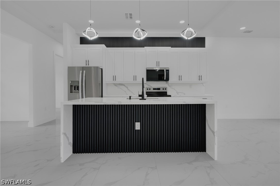 3 Bed SingleFamilyResidence for Sale in Lehigh Acres, photo 17