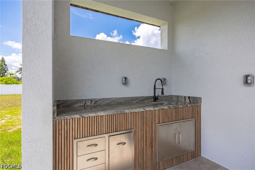 3 Bed SingleFamilyResidence for Sale in Cape Coral, photo 17