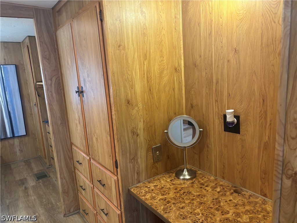 1 Bed ManufacturedHome for Sale in Naples, photo 17
