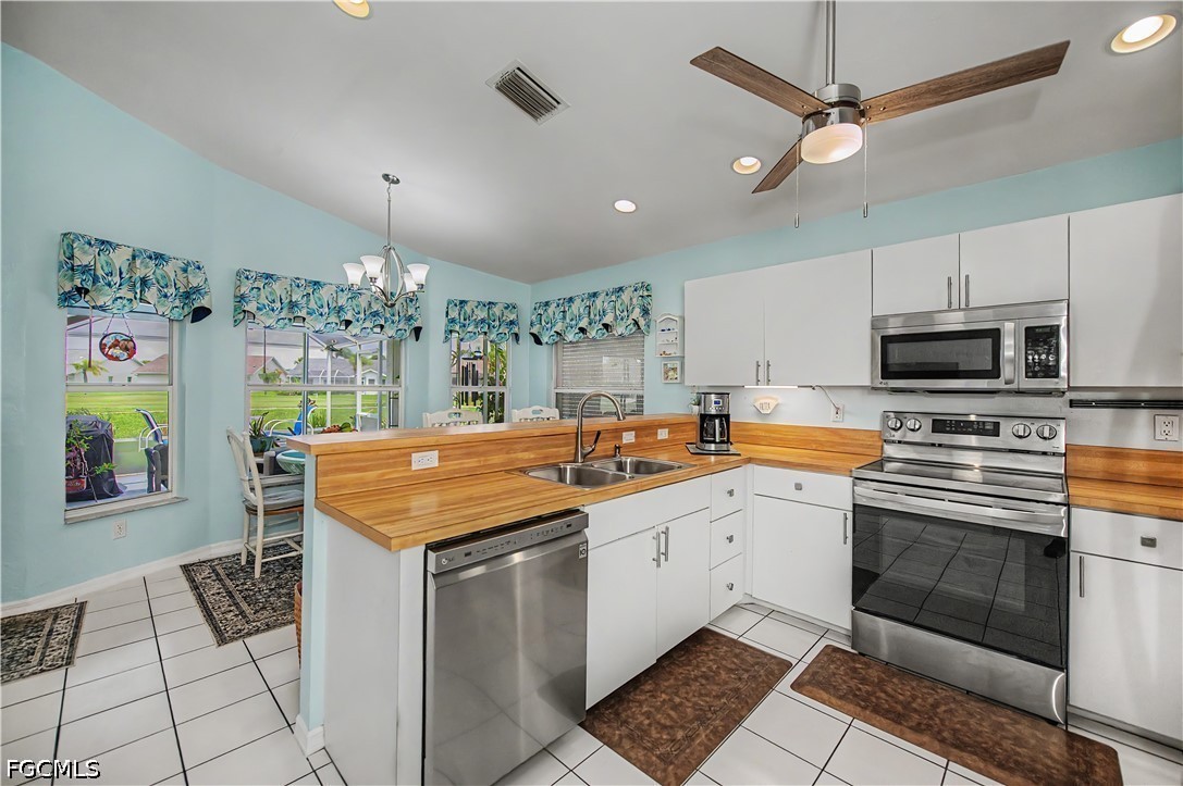 3 Bed SingleFamilyResidence for Sale in North Fort Myers, photo 17
