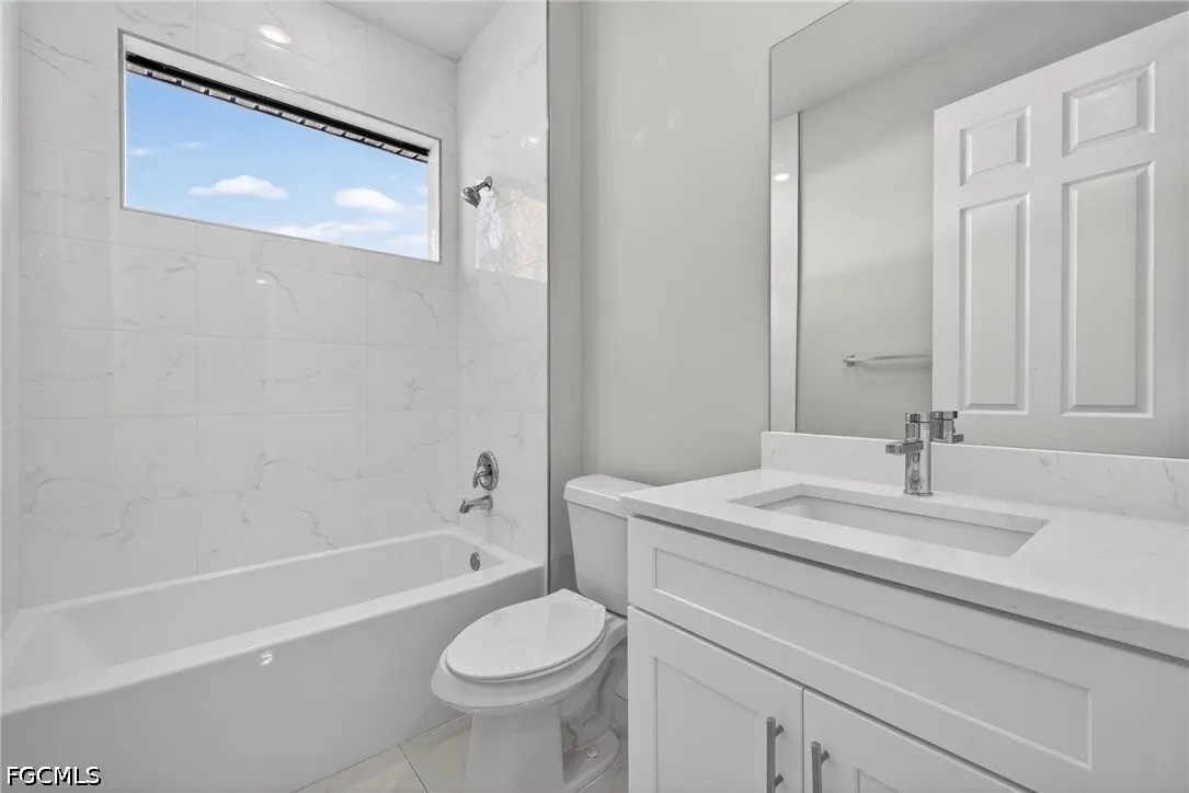 3 Bed SingleFamilyResidence for Sale in Cape Coral, photo 17