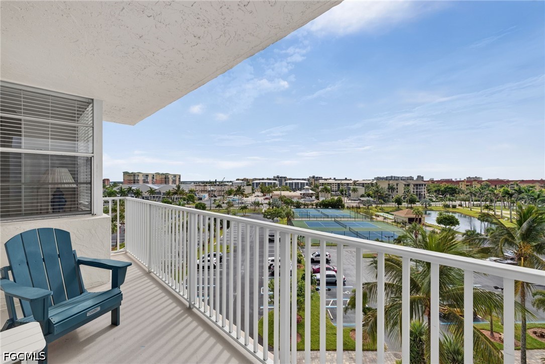 1 Bed Waterfront Home for Sale in Fort Myers Beach, photo 17