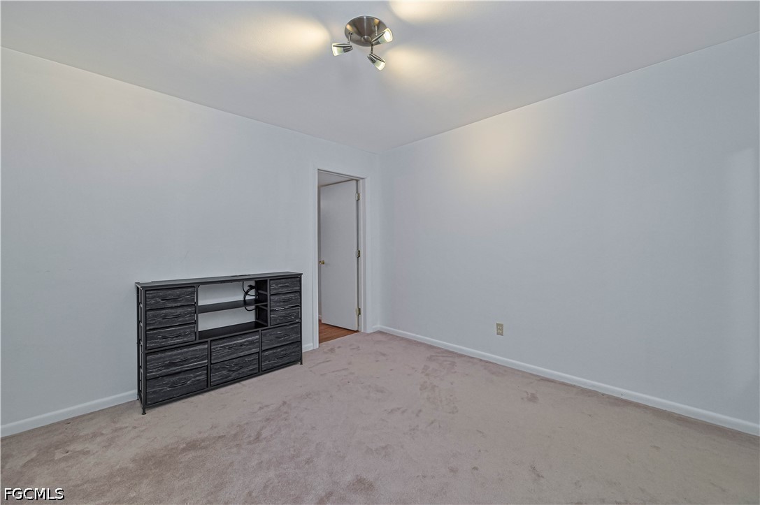 4 Bed SingleFamilyResidence for Sale in Cape Coral, photo 17