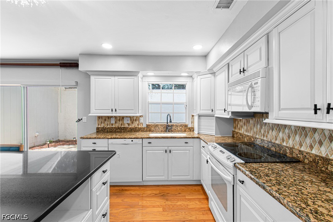 3 Bed Condominium for Sale in Fort Myers, photo 17