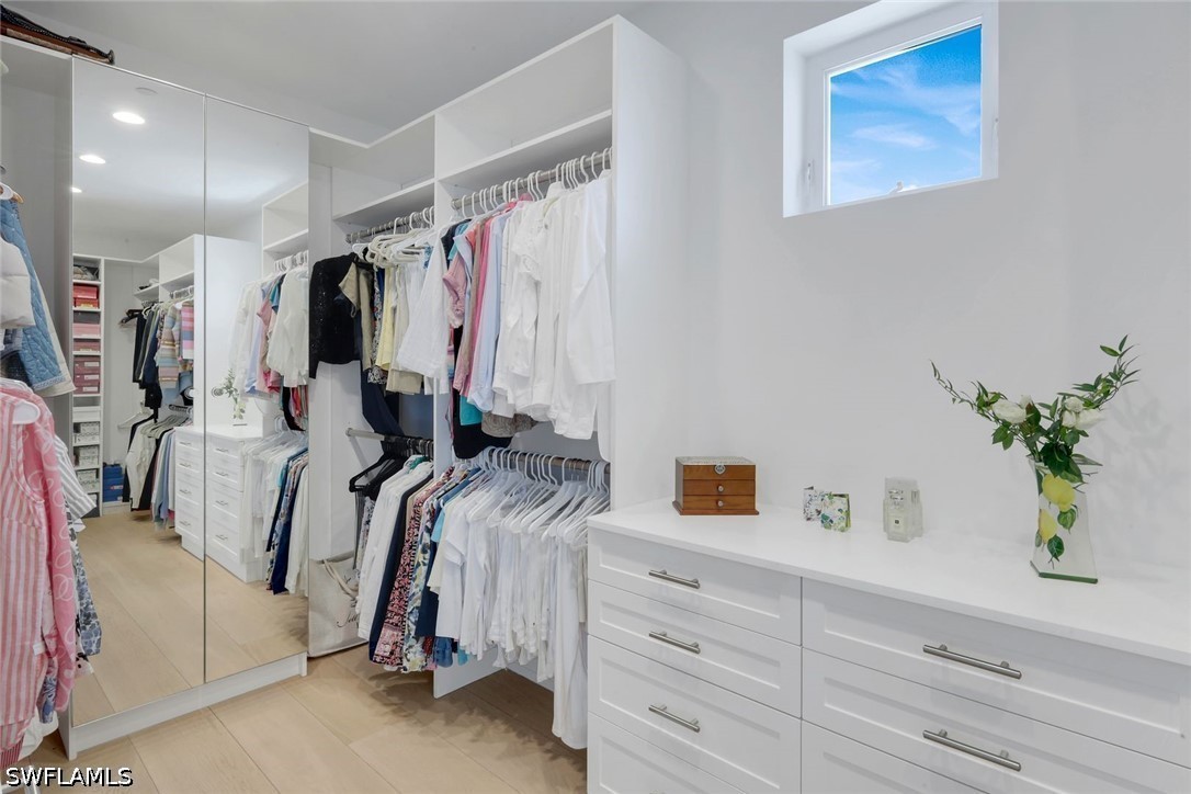 3 Bed Condominium for Sale in 382 Building, photo 17