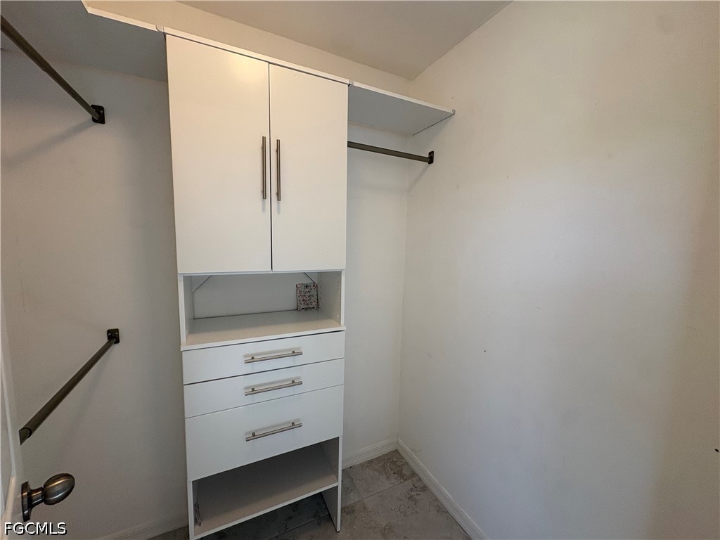 3 Bed SingleFamilyResidence for Sale in Cape Coral, photo 17