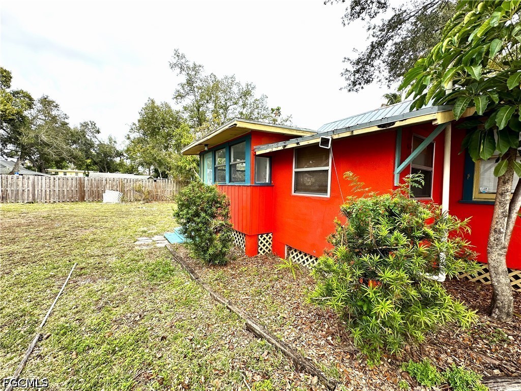 2 Bed SingleFamilyResidence for Sale in Fort Myers, photo 17