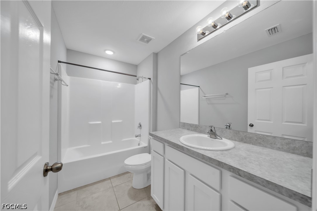 3 Bed SingleFamilyResidence for Sale in Lehigh Acres, photo 17