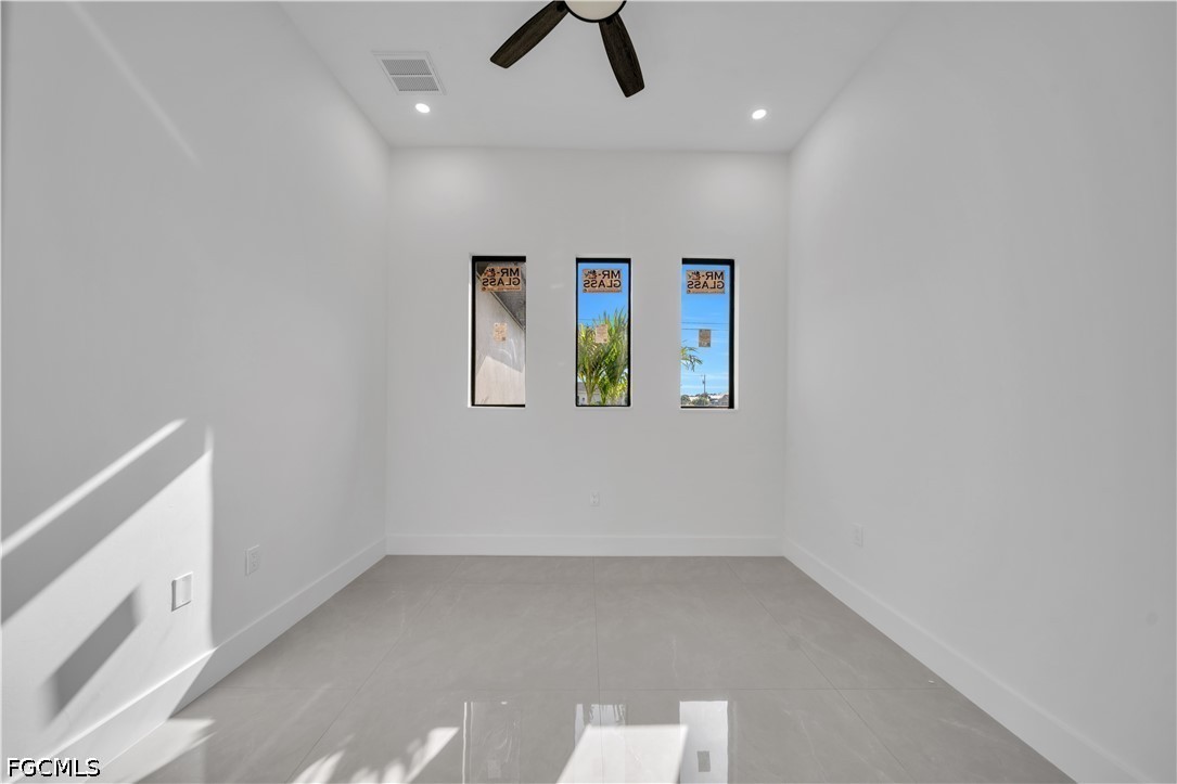 3 Bed Waterfront Home for Sale in Cape Coral, photo 17