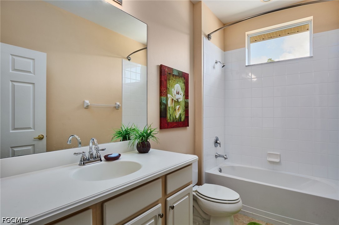 2 Bed Waterfront Home for Sale in Hamilton, photo 17