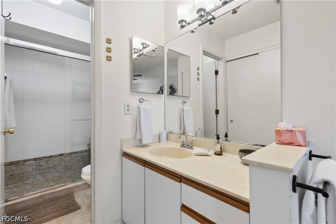 2 Bed Waterfront Home for Sale in Fort Myers, photo 17