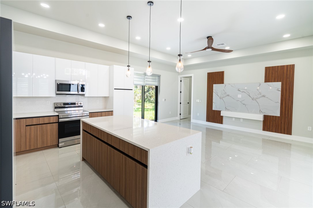 3 Bed SingleFamilyResidence for Sale in Lehigh Acres, photo 17