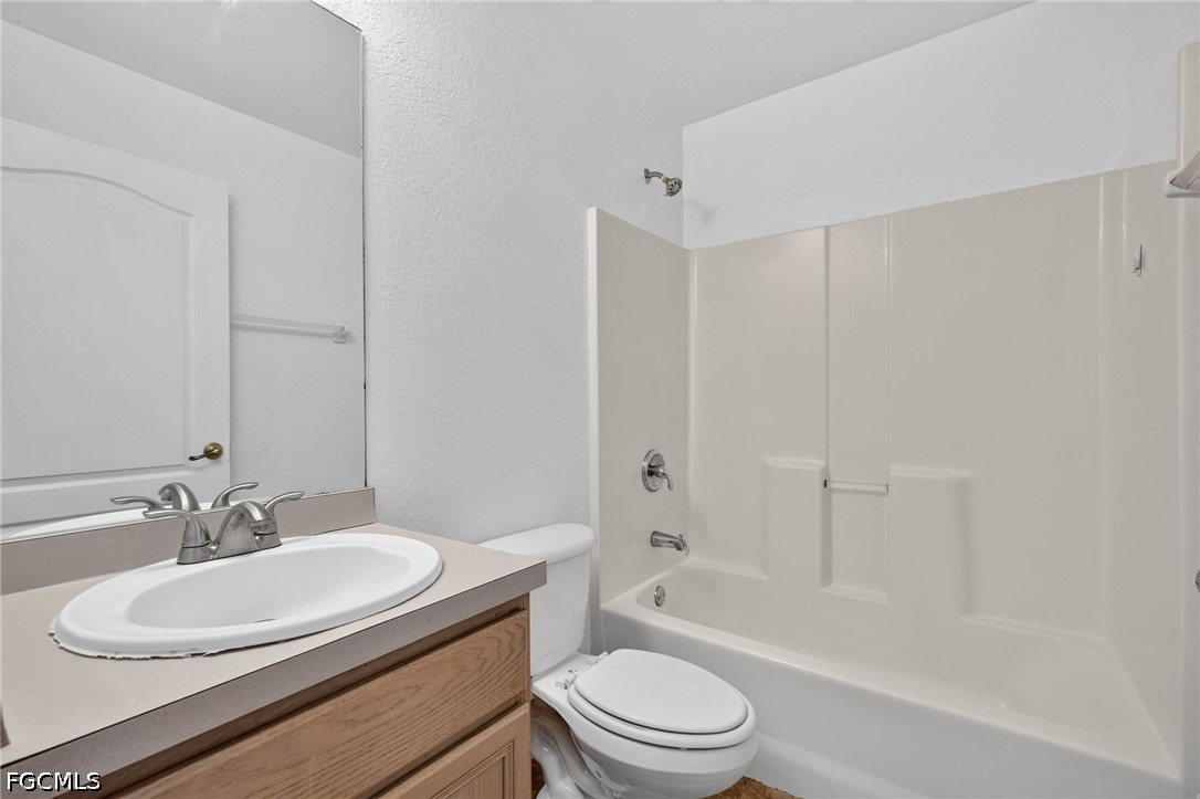 3 Bed SingleFamilyResidence for Sale in Cape Coral, photo 17