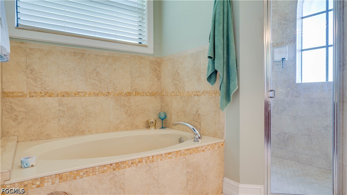 3 Bed SingleFamilyResidence for Sale in Cape Coral, photo 17