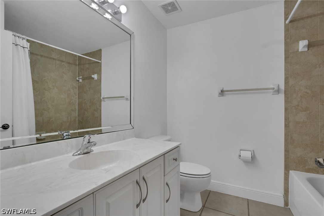 3 Bed SingleFamilyResidence for Sale in Naples, photo 17