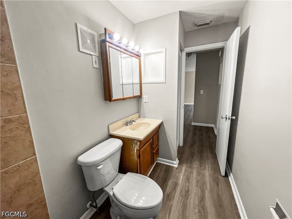 2 Bed Waterfront Home for Sale in Cape Coral, photo 17