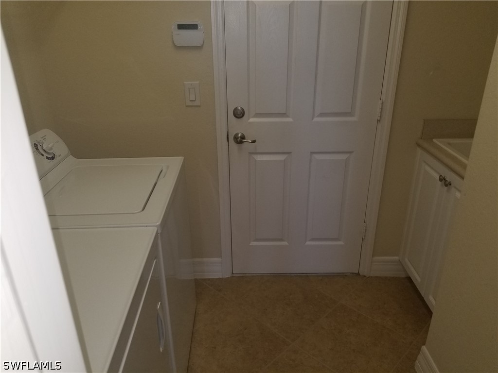 4 Bed Waterfront Home for Sale in Fort Myers, photo 17