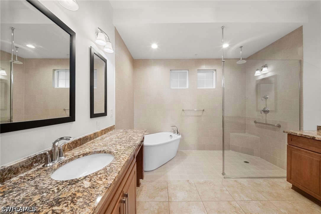 2 Bed Condominium for Sale in Genova, photo 17