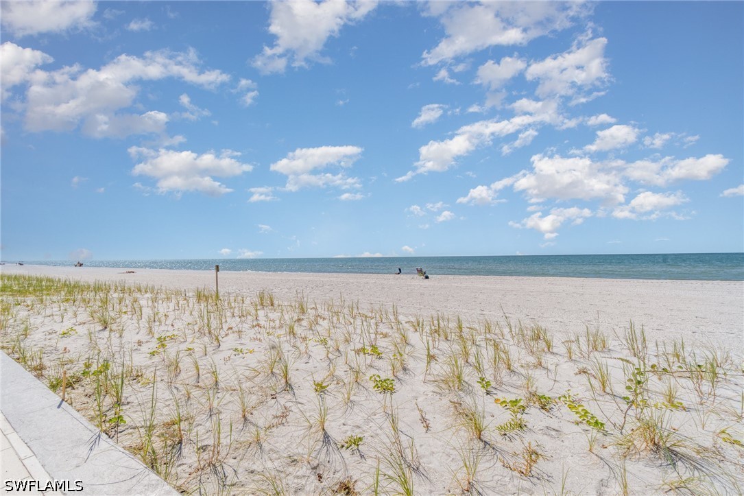 2 Bed Waterfront Home for Sale in Naples, photo 17