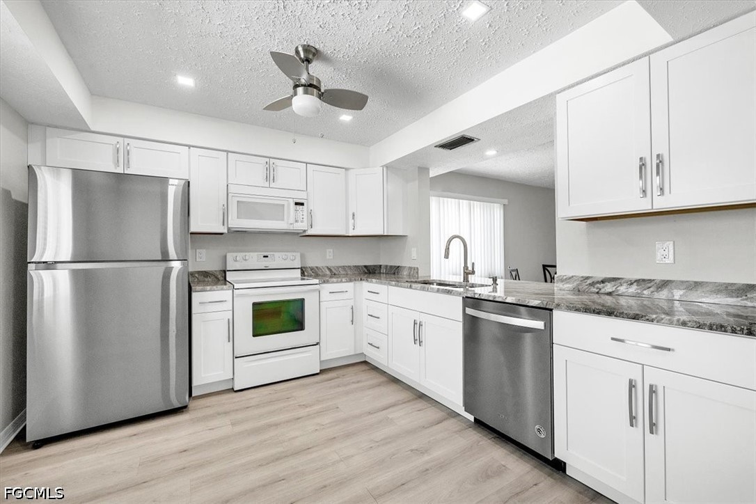 2 Bed Waterfront Home for Sale in Cape Coral, photo 17