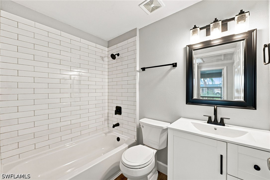 3 Bed SingleFamilyResidence for Sale in San Carlos Park, photo 17