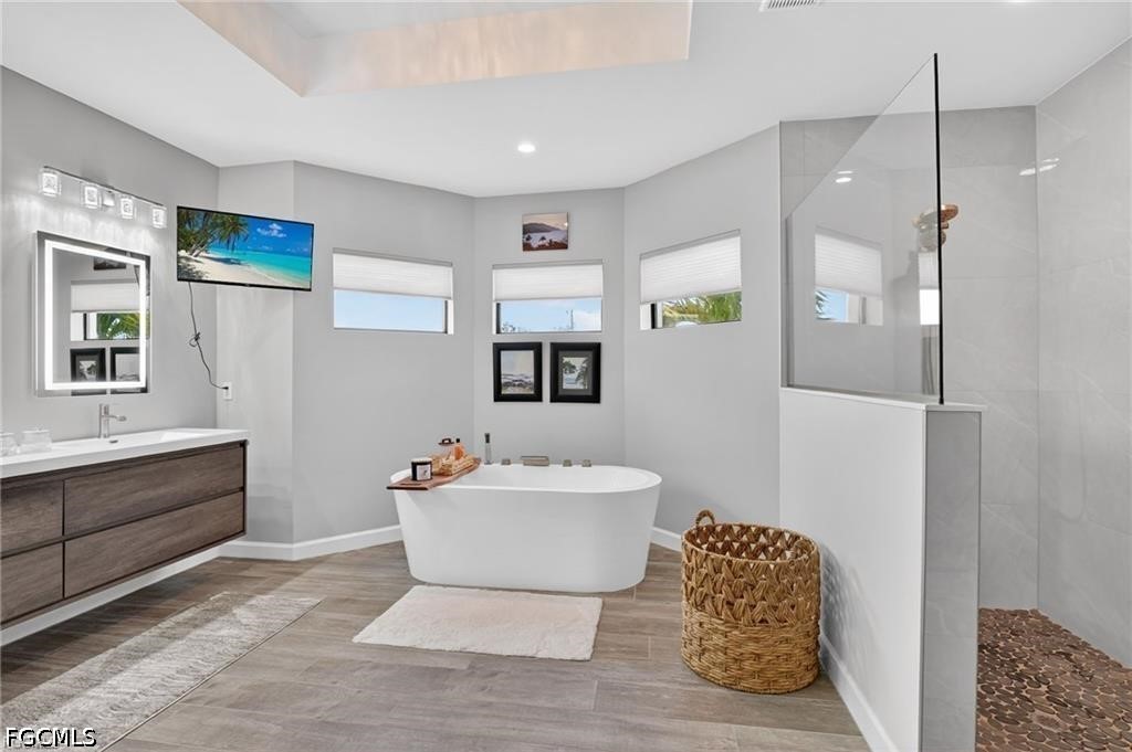 3 Bed Pool Home for Sale in Cape Coral, photo 17