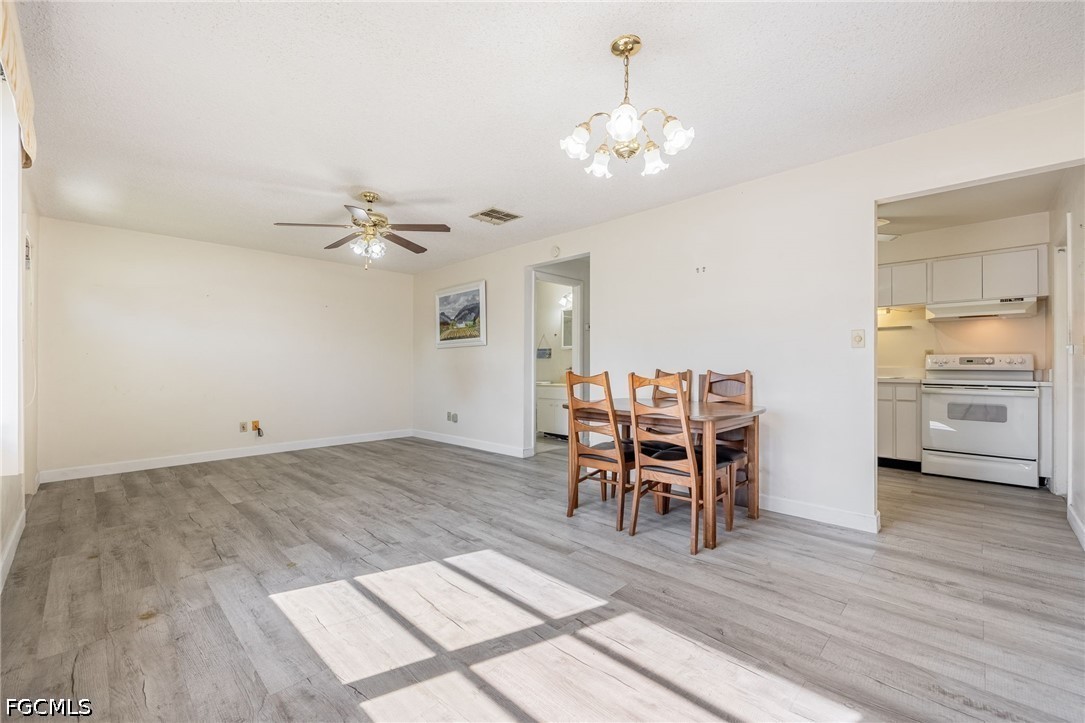 2 Bed Attached for Sale in Pinewood Condominium, photo 17