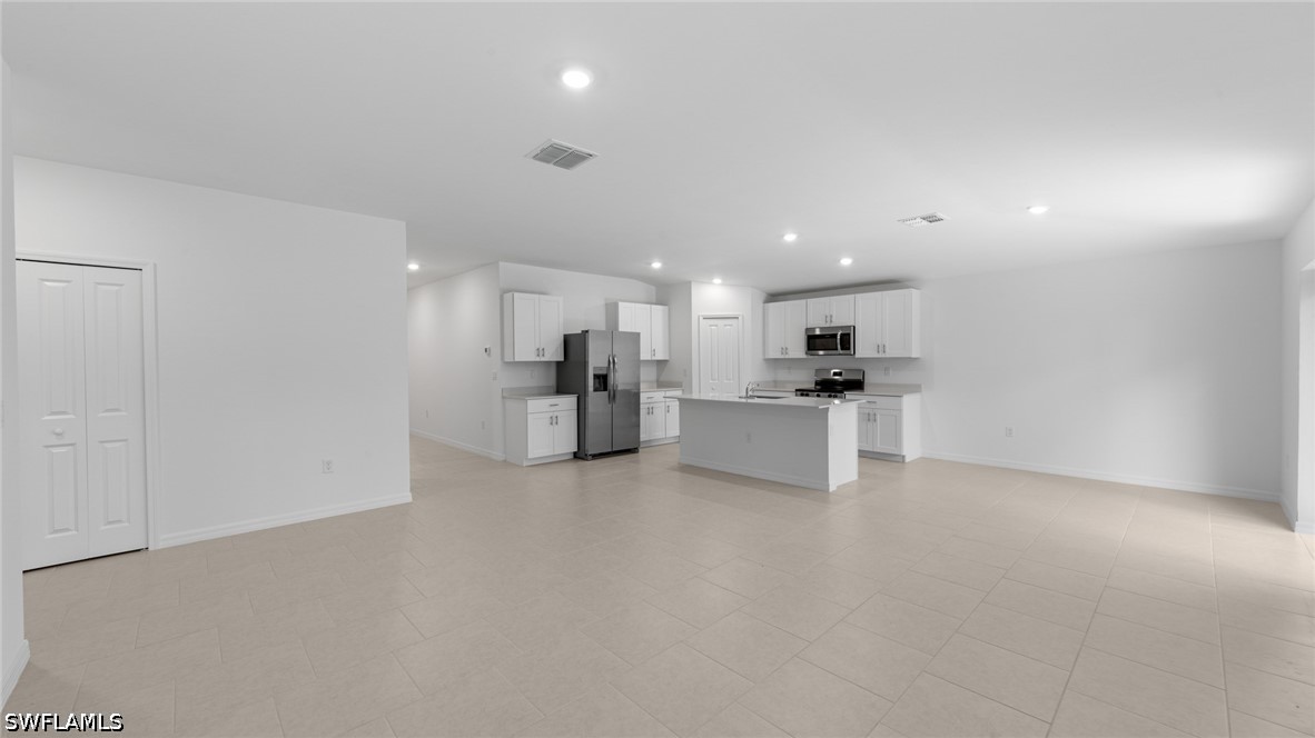4 Bed SingleFamilyResidence for Sale in Cape Coral, photo 17
