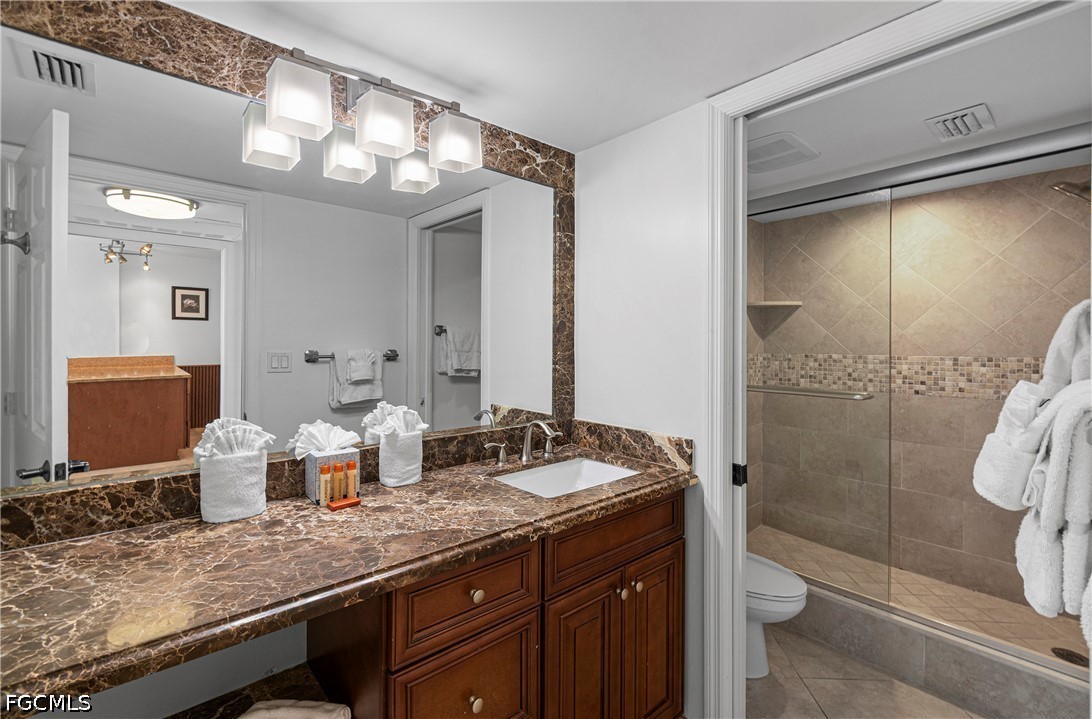 1 Bed Waterfront Home for Sale in Bonita Springs, photo 17