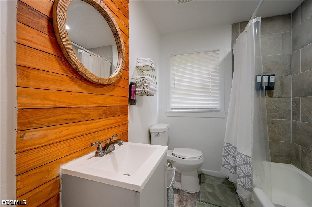 2 Bed SingleFamilyResidence for Sale in Heitmans, photo 17