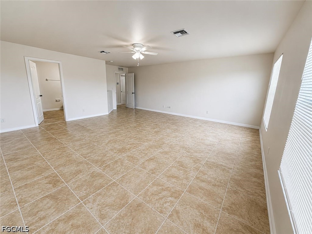 4 Bed SingleFamilyResidence for Sale in Lehigh Acres, photo 17