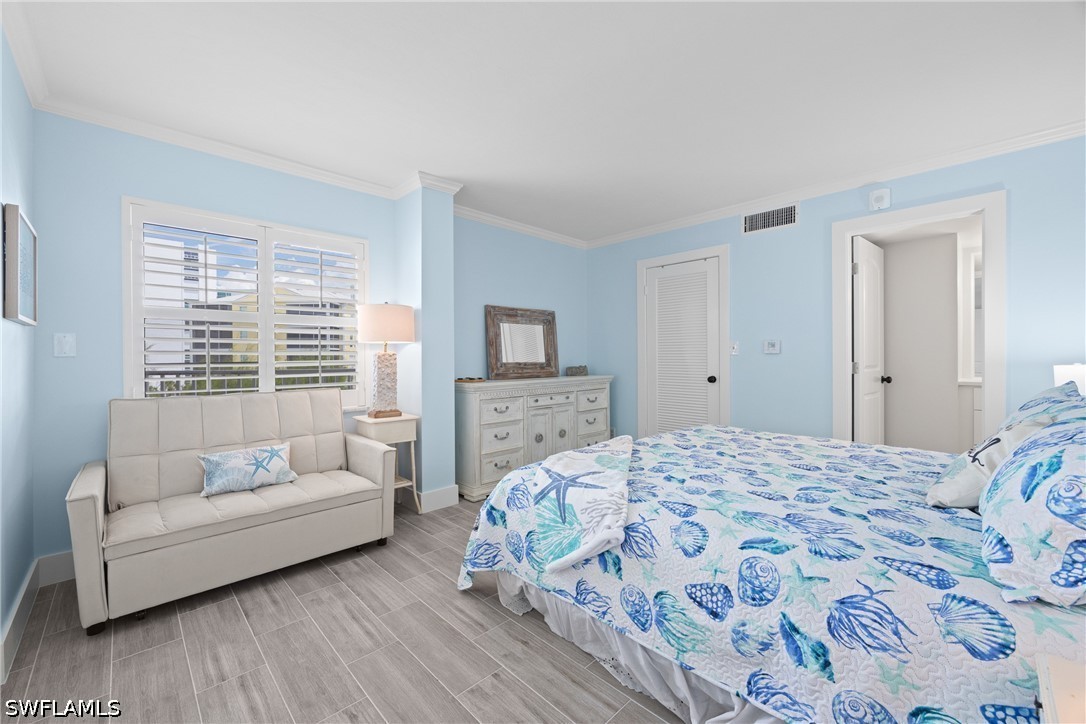 2 Bed Pool Home for Sale in Naples Continental, photo 17