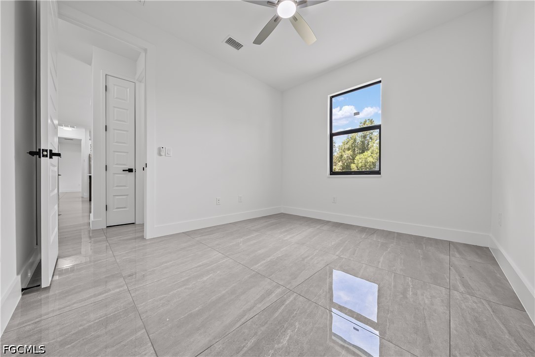 3 Bed SingleFamilyResidence for Sale in Lehigh Acres, photo 17