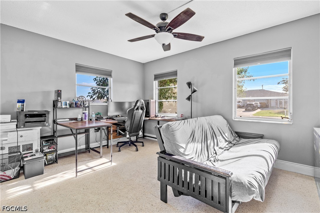 2 Bed SingleFamilyResidence for Sale in Cape Coral, photo 17
