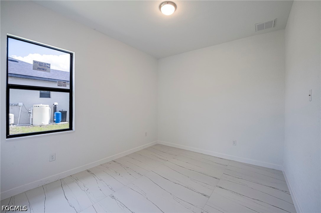 3 Bed SingleFamilyResidence for Sale in Lehigh Acres, photo 17
