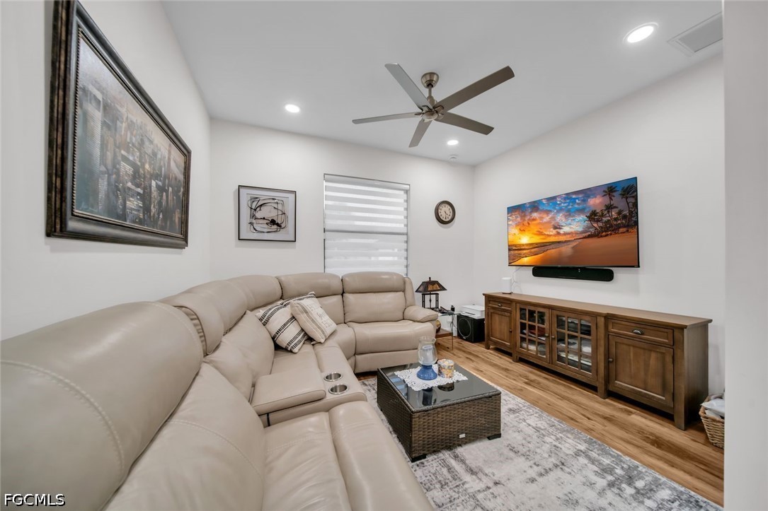 3 Bed SingleFamilyResidence for Sale in Lehigh Acres, photo 17