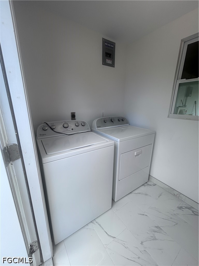 2 Bed SingleFamilyResidence for Sale in Fort Myers, photo 17