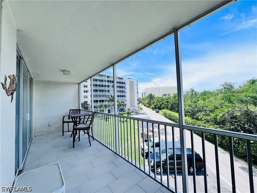 2 Bed Waterfront Home for Sale in Naples, photo 17