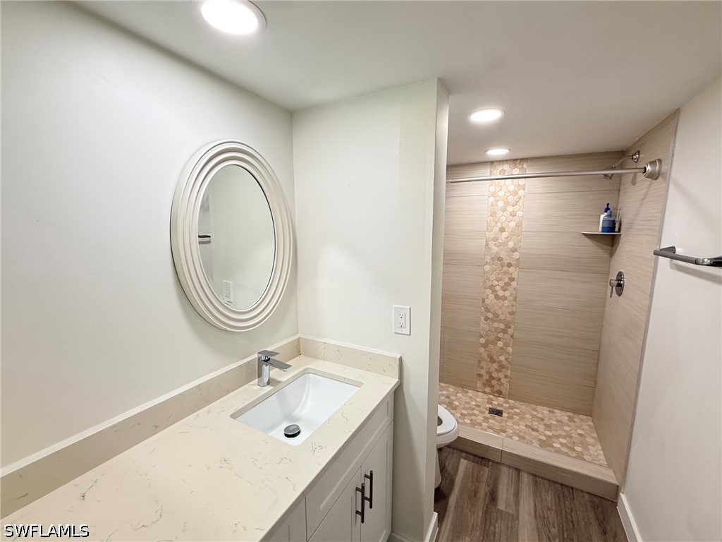 2 Bed Condominium for Sale in Naples, photo 17