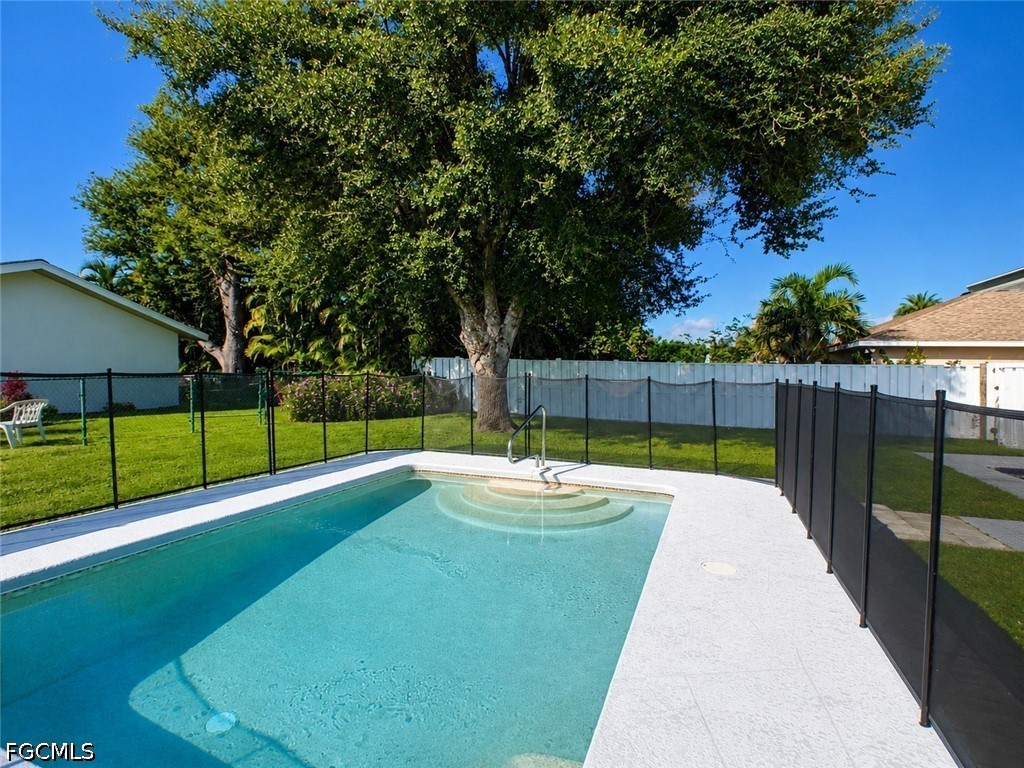 3 Bed Pool Home for Sale in Cape Coral, photo 17