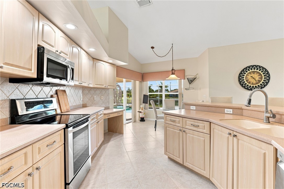 4 Bed Pool Home for Sale in Cape Coral, photo 17