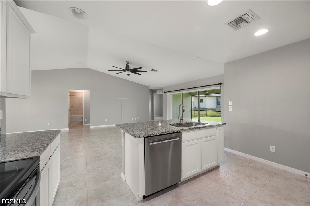 4 Bed SingleFamilyResidence for Sale in Cape Coral, photo 17