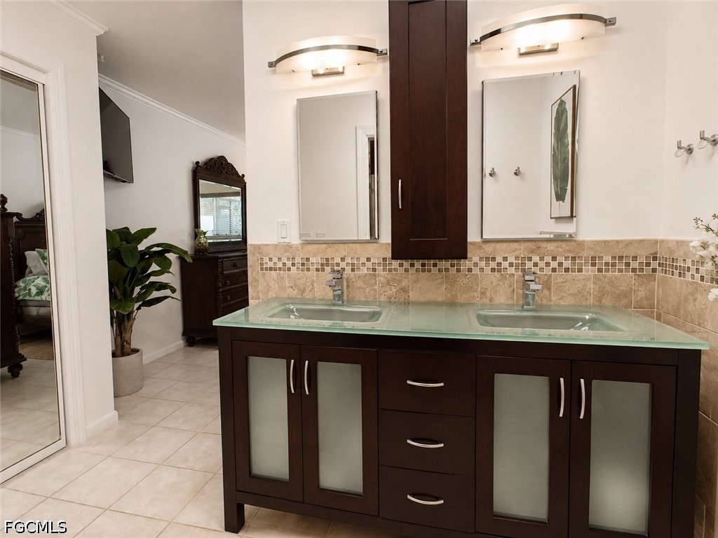3 Bed Pool Home for Sale in Cape Coral, photo 17